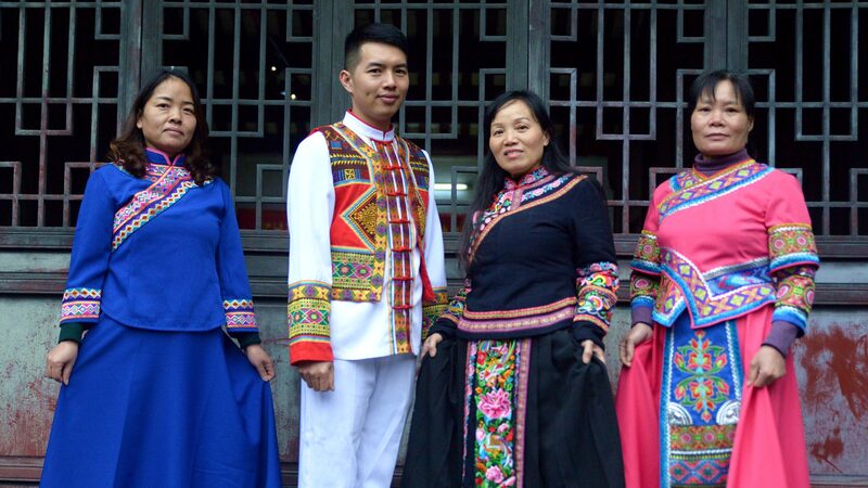 Weaving_Tradition__The_Art_of_Zhuang_Brocade_and_Its_Guardian_Liang_Hengyuan - Khabar Asia Weaving_Tradition__The_Art_of_Zhuang_Brocade_and_Its_Guardian_Liang_Hengyuan