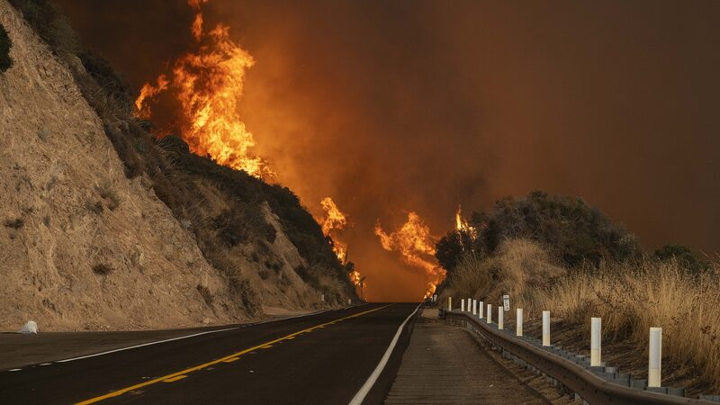 Wildfire_Near_Los_Angeles_Threatens_Thousands_of_Homes_Amid_Heat_Wave - Khabar Asia Wildfire_Near_Los_Angeles_Threatens_Thousands_of_Homes_Amid_Heat_Wave