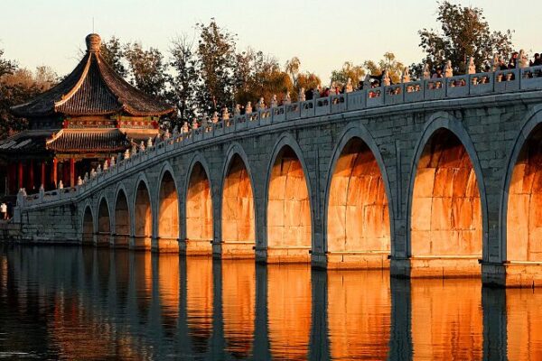 Winter Solstice Magic: Twilight Pierces Beijing’s Seventeen Arch Bridge Winter Solstice Magic: Twilight Pierces Beijing's Seventeen Arch Bridge
