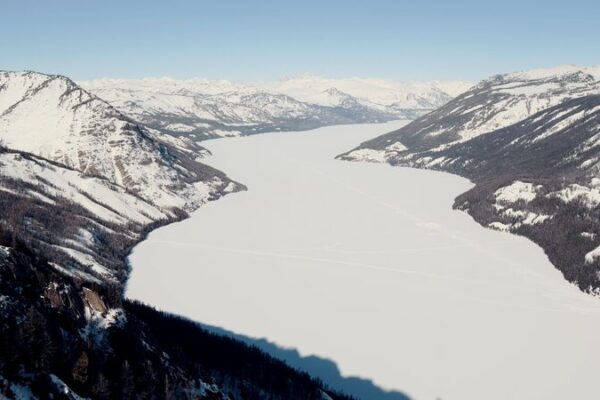 Winter Wonderland: Kanas Lake’s Enchanting Snow Scenery in Xinjiang Winter Wonderland: Kanas Lake's Enchanting Snow Scenery in Xinjiang video poster
