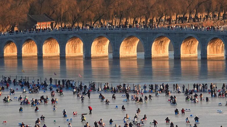 Winter_Wonderland_Skaters_Enjoy_Beijings_Largest_Ice_Rink_at_Summer_Palace - Khabar Asia Winter Wonderland: Skaters Enjoy Beijing's Largest Ice Rink at Summer Palace