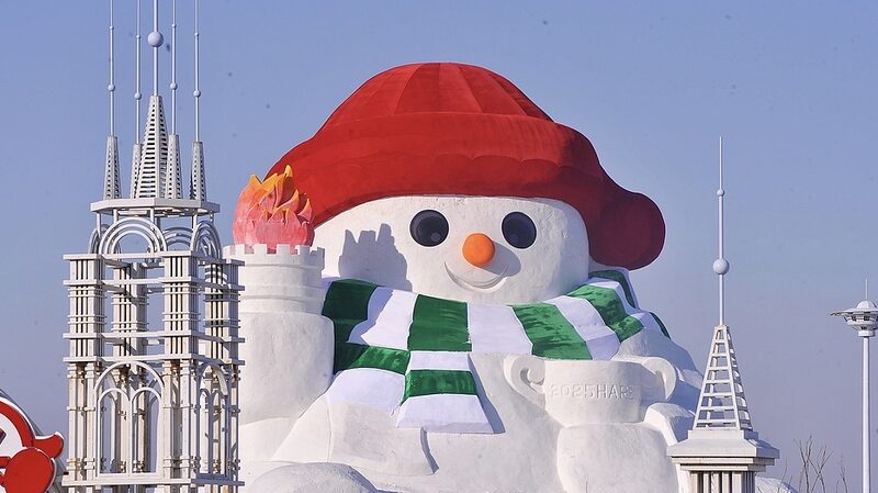 Winter_Wonders__Six_Iconic_Giant_Snowmen_to_See_in_Harbin - Khabar Asia Winter_Wonders__Six_Iconic_Giant_Snowmen_to_See_in_Harbin