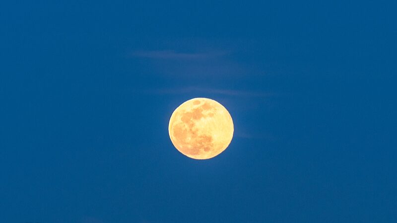Witness_the_Rare_Blue_Supermoon__A_Celestial_Spectacle_Not_to_Miss_poster - Khabar Asia Witness_the_Rare_Blue_Supermoon__A_Celestial_Spectacle_Not_to_Miss video poster