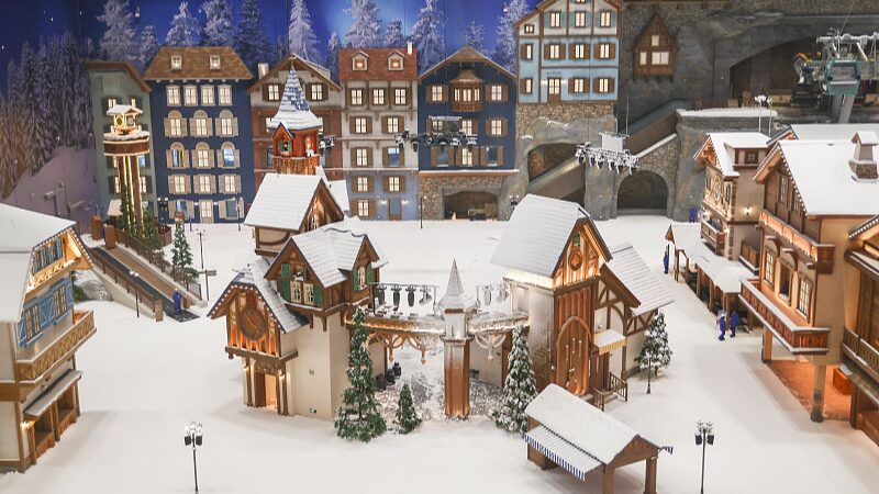 World_s_Largest_Indoor_Ski_Resort_to_Open_in_Chinese_Mainland_This_September_poster - Khabar Asia World_s_Largest_Indoor_Ski_Resort_to_Open_in_Chinese_Mainland_This_September video poster