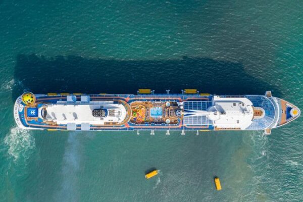 World’s Longest Cruise Ship Ovation of the Seas Makes Historic Dock in Tianjin World's Longest Cruise Ship Ovation of the Seas Makes Historic Dock in Tianjin video poster