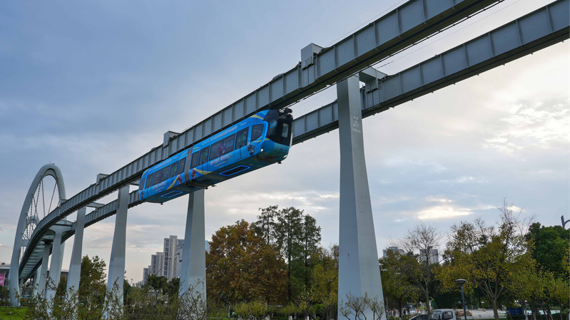 Wuhan_s_Futuristic__Sky_Train__Offers_Transparent_Aerial_Views - Khabar Asia Wuhan_s_Futuristic__Sky_Train__Offers_Transparent_Aerial_Views