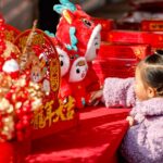 Wuhan's Vibrant Holiday Markets Usher in the Year of the Dragon