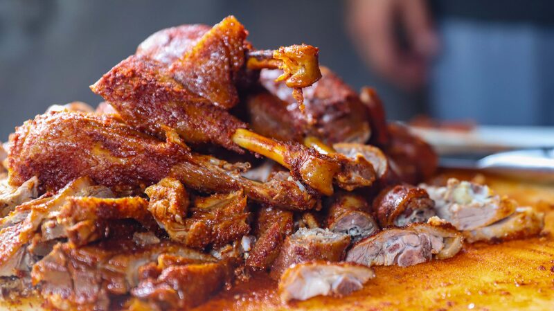 Wuyi_Mountain_Smoked_Goose_A_Bold_Taste_of_Fujian_Cuisine - Khabar Asia Wuyi Mountain Smoked Goose: A Bold Taste of Fujian Cuisine