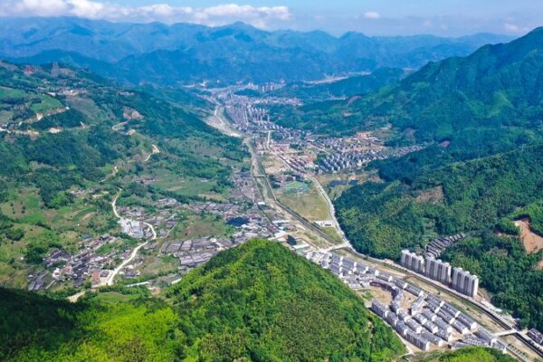 Xi Jinping Calls for Advancing Common Prosperity in Ethnic Minority Regions Xi Jinping Calls for Advancing Common Prosperity in Ethnic Minority Regions