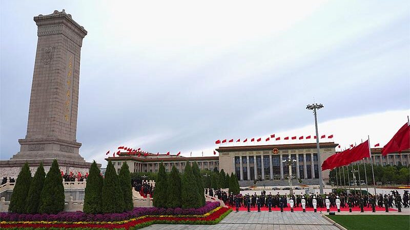 Xi_Jinping_Leads_Martyrs__Day_Commemoration_at_Tiananmen_Square - Khabar Asia Xi_Jinping_Leads_Martyrs__Day_Commemoration_at_Tiananmen_Square