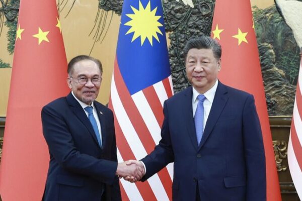 Xi Jinping and Anwar Ibrahim Commit to Strengthening China-Malaysia Partnership Xi_Jinping_and_Anwar_Ibrahim_Commit_to_Strengthening_China_Malaysia_Partnership