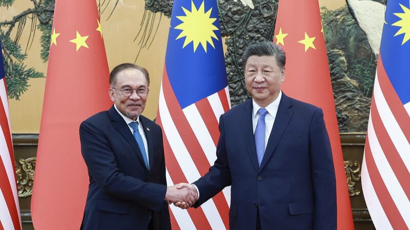 Xi_Jinping_and_Anwar_Ibrahim_Commit_to_Strengthening_China_Malaysia_Partnership