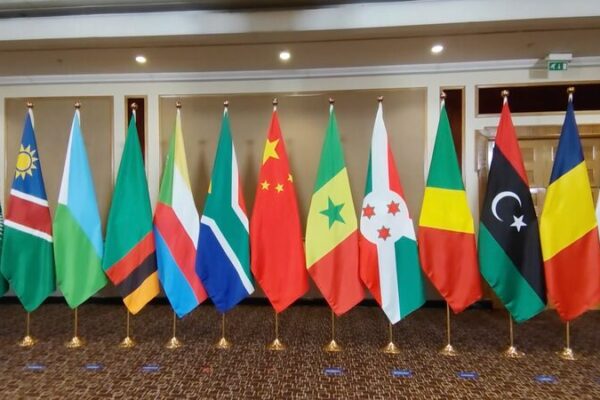 Xi_Jinping_and_Ramaphosa_Co-Chair_China-Africa_Leaders_Roundtable_in_Johannesburg_poster - Khabar Asia Xi Jinping and Ramaphosa Co-Chair China-Africa Leaders' Roundtable in Johannesburg video poster