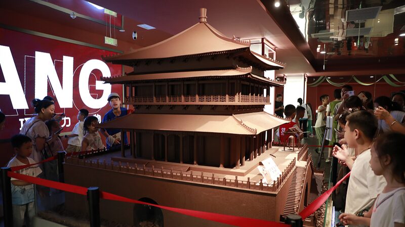 Xi_an_s_Chocolate_Museum_Unveils_Edible_Masterpieces_of_Cultural_Heritage