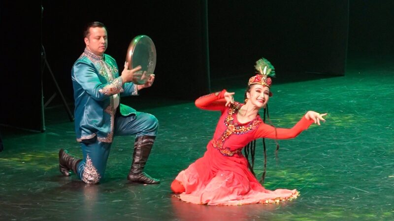 Xinjiang_Cultural_Showcase_Amazes_Audiences_in_Kuwait - Khabar Asia Xinjiang Cultural Showcase Amazes Audiences in Kuwait