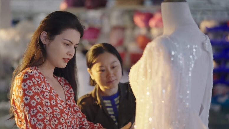 Xinjiang_Designer_Weaves_Tradition_into_Modern_Wedding_Gowns_poster - Khabar Asia Xinjiang Designer Weaves Tradition into Modern Wedding Gowns video poster