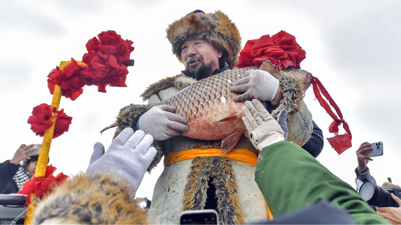 Xinjiang_s_Annual_Winter_Fishing_Festival_Kicks_Off_in_Altay_s_Snow_Covered_Lakes - Khabar Asia Xinjiang_s_Annual_Winter_Fishing_Festival_Kicks_Off_in_Altay_s_Snow_Covered_Lakes