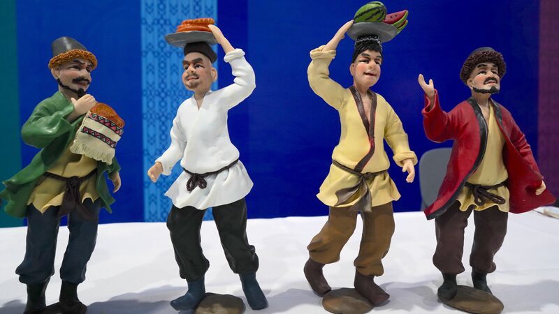 Xinjiang_s_Vibrant_Clay_Sculptures__A_Living_Tradition_of_Uygur_Folk_Art - Khabar Asia Xinjiang_s_Vibrant_Clay_Sculptures__A_Living_Tradition_of_Uygur_Folk_Art