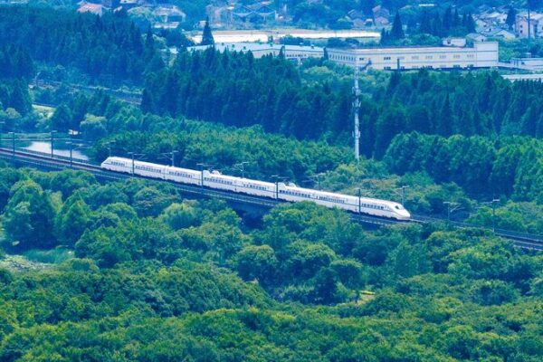 Yangtze River Delta Welcomes China’s First Railway Loop Line Yangtze River Delta Welcomes China's First Railway Loop Line