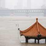 Yangtze River's Water Level in Wuhan Surpasses Warning Mark First Time Since 2020