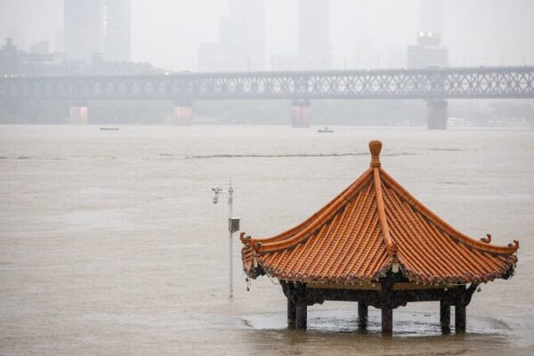 Yangtze River’s Water Level in Wuhan Surpasses Warning Mark First Time Since 2020 Yangtze River's Water Level in Wuhan Surpasses Warning Mark First Time Since 2020