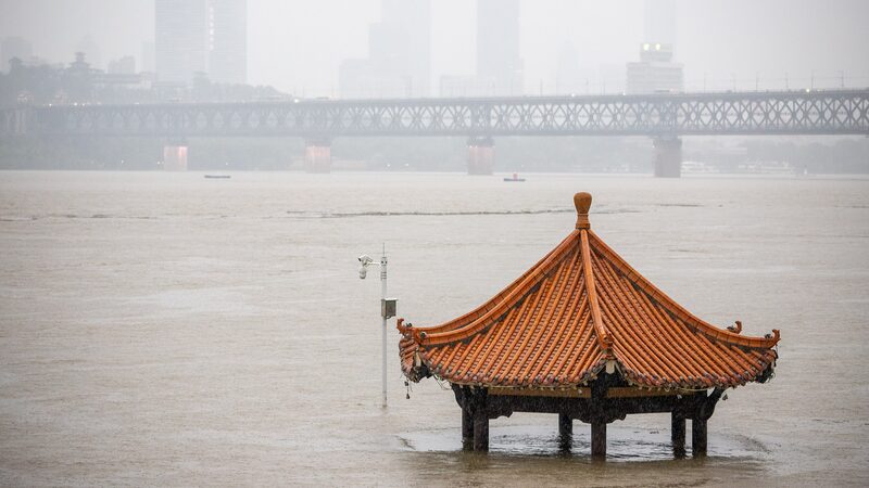 Yangtze River's Water Level in Wuhan Surpasses Warning Mark First Time Since 2020