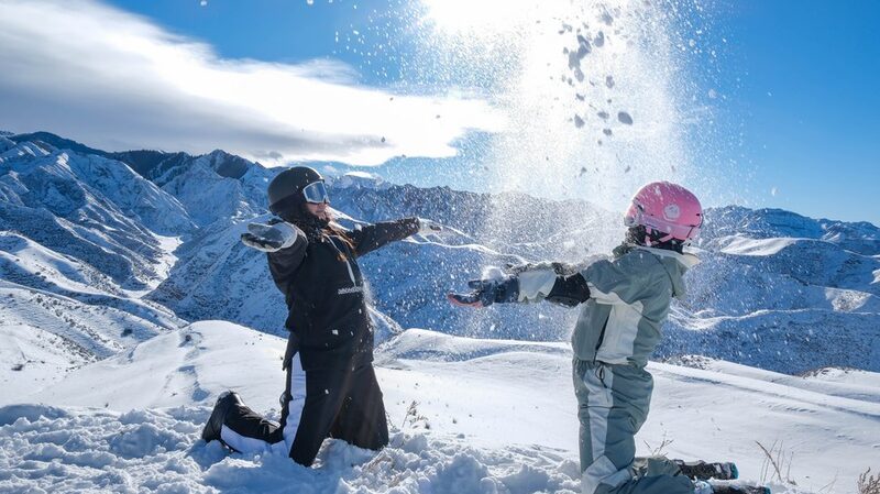 Young_Chinese_Embrace_Outdoor_Sports_Fueling_Industry_Boom - Khabar Asia Young Chinese Embrace Outdoor Sports, Fueling Industry Boom