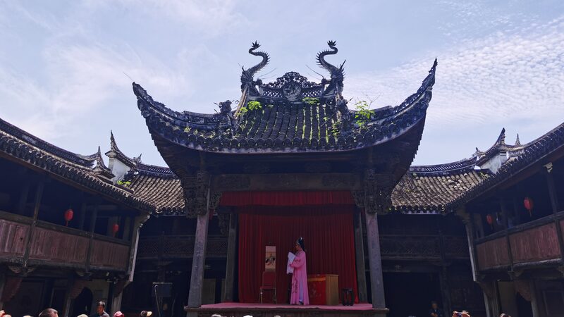 Young Performers Revive Yueju Opera in Chongren Town's Historic Venues