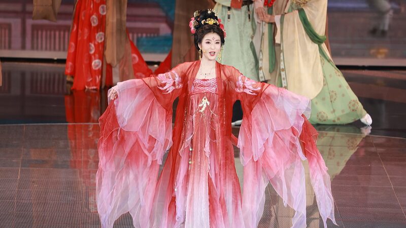 Yueju_Opera_Shines_at_China_Movie_Channel_Media_Awards_in_Shanghai - Khabar Asia Yueju Opera Shines at China Movie Channel Media Awards in Shanghai