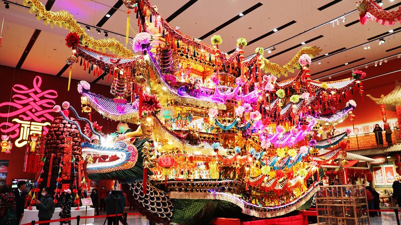 Yueqing_s_Jewelry_Dragon__A_Living_Lantern_of_Art_and_Heritage - Khabar Asia Yueqing_s_Jewelry_Dragon__A_Living_Lantern_of_Art_and_Heritage