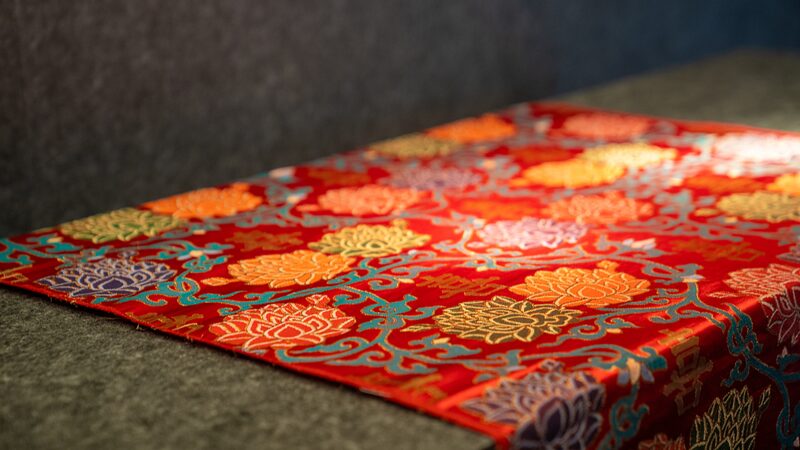 Yunjin_Brocade__An_Ancient_Treasure_Weaving_Into_Global_Fashion - Khabar Asia Yunjin_Brocade__An_Ancient_Treasure_Weaving_Into_Global_Fashion