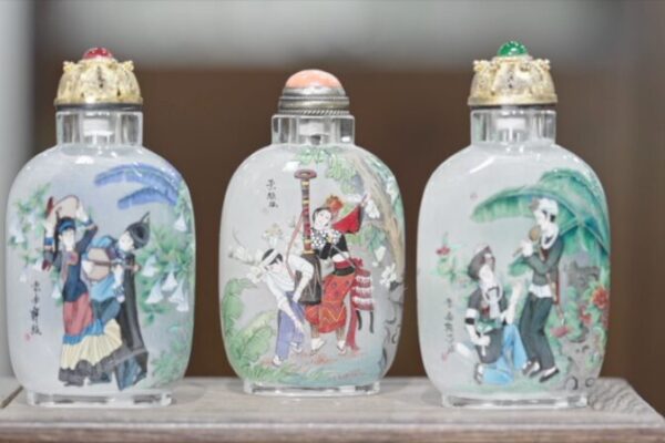Yunnan’s Inner Painting: Bottling the Province’s Beauty Yunnan's Inner Painting: Bottling the Province's Beauty video poster