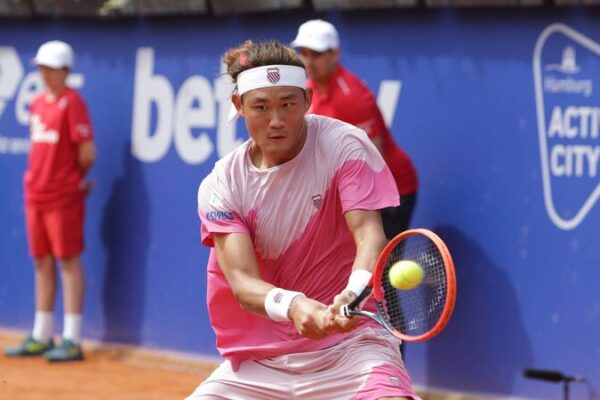 Zhang Zhizhen Advances to Hamburg Open Quarterfinals After Defeating Cobolli Zhang_Zhizhen_Advances_to_Hamburg_Open_Quarterfinals_After_Defeating_Cobolli