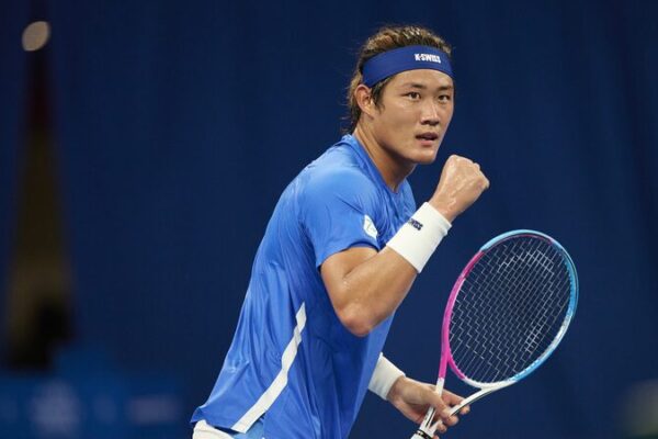 Zhang Zhizhen Defeats Yevseyev in Comeback at ATP Hangzhou Open Zhang_Zhizhen_Defeats_Yevseyev_in_Comeback_at_ATP_Hangzhou_Open