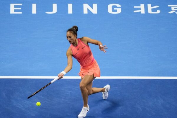 Zheng_Qinwen_Advances_to_China_Open_Last_16_with_Convincing_Win_Over_Podoroska