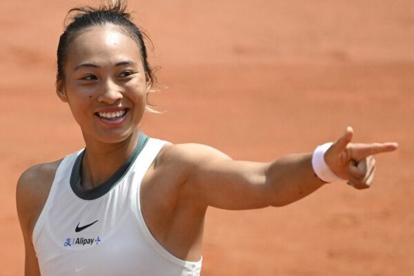 Zheng Qinwen Ignites Inner Fire to Defeat Naomi Osaka at Italian Open Zheng Qinwen Ignites Inner Fire to Defeat Naomi Osaka at Italian Open