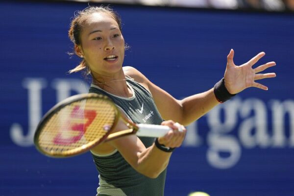 Zheng_Qinwen_Rallies_Past_Anisimova_in_U_S__Open_First_Round