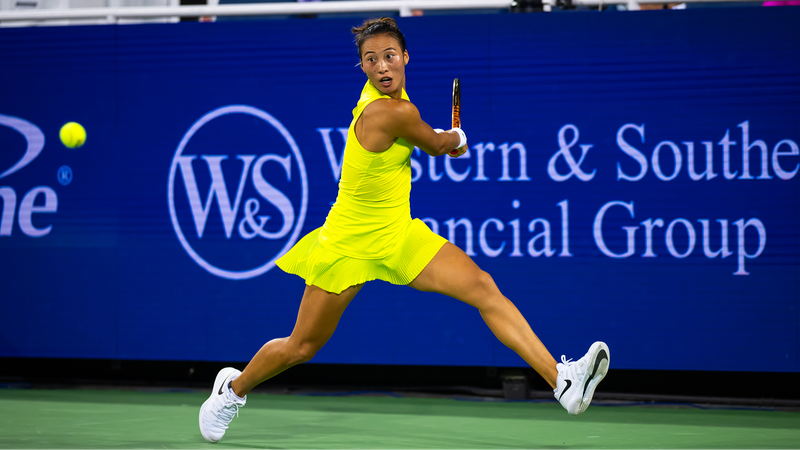 Zheng_Qinwen_s_Rollercoaster_Day_at_Cincinnati_Open__Victory_and_Defeat_in_One - Khabar Asia Zheng_Qinwen_s_Rollercoaster_Day_at_Cincinnati_Open__Victory_and_Defeat_in_One