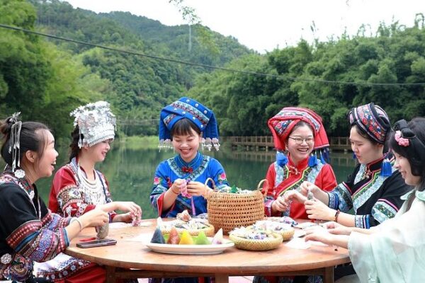 Zhuang People Craft Vibrant Zongzi for Dragon Boat Festival in Guangxi