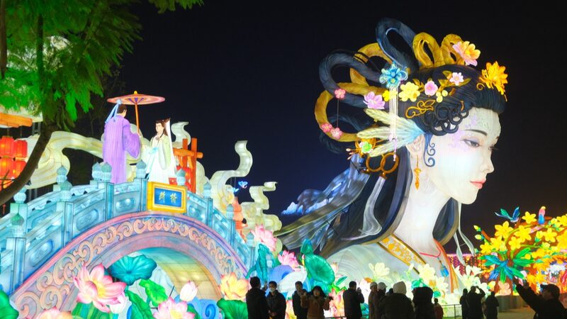 Zigong_Illuminates_the_Night__31st_International_Dinosaur_Lantern_Festival_Kicks_Off - Khabar Asia Zigong_Illuminates_the_Night__31st_International_Dinosaur_Lantern_Festival_Kicks_Off