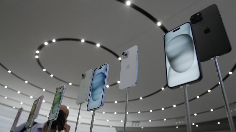 iPhone_15_Series_Underwhelms_in_China_but_Expected_to_Sell_Globally - Khabar Asia iPhone 15 Series Underwhelms in China but Expected to Sell Globally