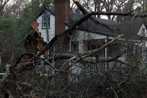 At Least 9 Dead in Latest U.S. Winter Weather Blast At_Least_9_Dead_in_Latest_U_S__Winter_Weather_Blast video poster