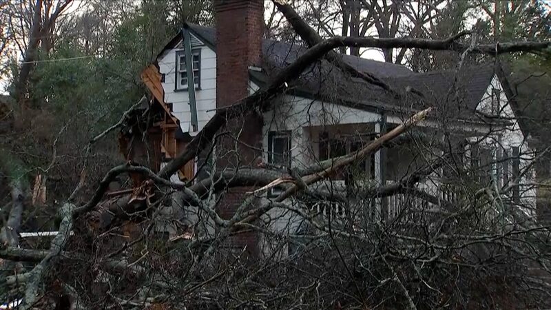 At_Least_9_Dead_in_Latest_U_S__Winter_Weather_Blast_poster-1 - Khabar Asia At_Least_9_Dead_in_Latest_U_S__Winter_Weather_Blast video poster