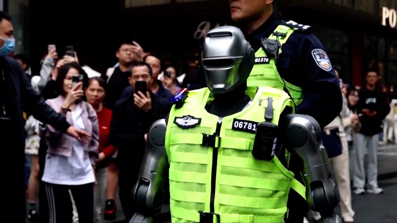 China_Deploys_Humanoid_Police_Robots_in_Shenzhen_poster - Khabar Asia China_Deploys_Humanoid_Police_Robots_in_Shenzhen video poster