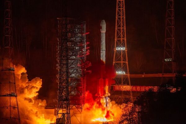 China Launches Zhongxing-10R Satellite on Milestone Long March-3B Mission China_Launches_Zhongxing_10R_Satellite_on_Milestone_Long_March_3B_Mission