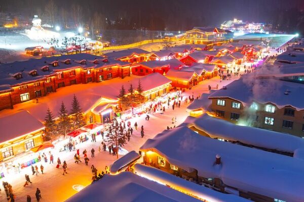 _China_Snow_Town__Sparkles_with_Spring_Festival_Cheer