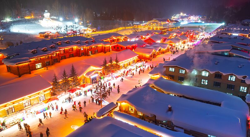 _China_Snow_Town__Sparkles_with_Spring_Festival_Cheer