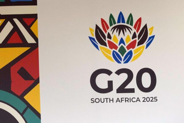 Chinese_Foreign_Minister_Calls_on_G20_to_Foster_Global_Peace_and_Stability