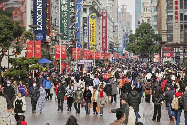 Chinese Mainland Unveils Plans to Stimulate Consumer Spending and Attract Foreign Investment Chinese_Mainland_Unveils_Plans_to_Stimulate_Consumer_Spending_and_Attract_Foreign_Investment