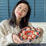 Crafting_Strawberry_Snowmen__A_Delightful_Treat_Introduced_by_CGTN_s_Xu_Li video poster